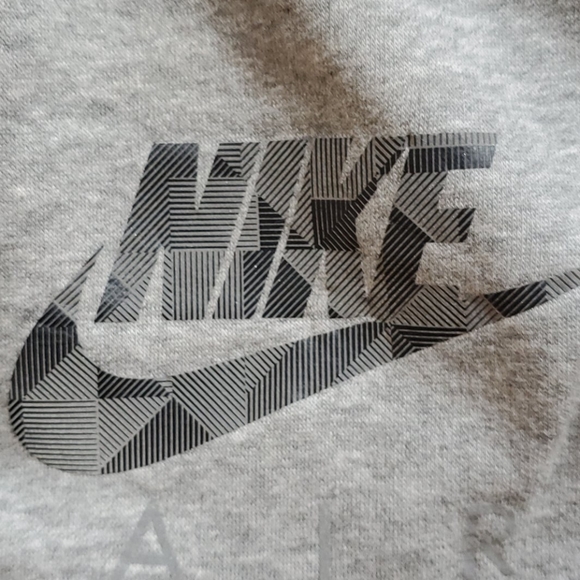 Boys Nike Air sweat shorts size medium gray - Picture 3 of 9